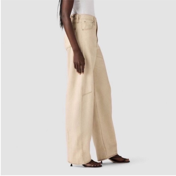 Levi's Women's Cinch Barrel Jeans - Picture 3 of 12